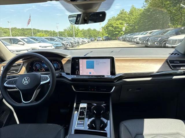 2026 Volkswagen Atlas SE with Technology