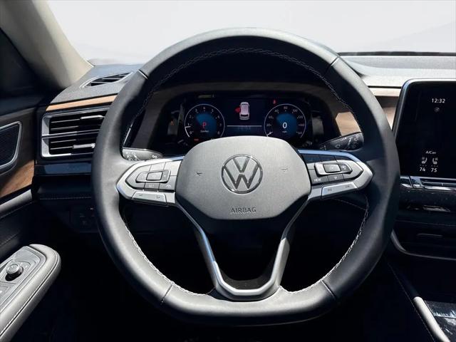 2026 Volkswagen Atlas SE with Technology