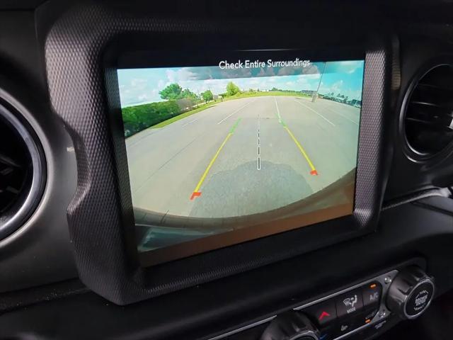 2023 Jeep Wrangler 4-Door Sahara 4x4