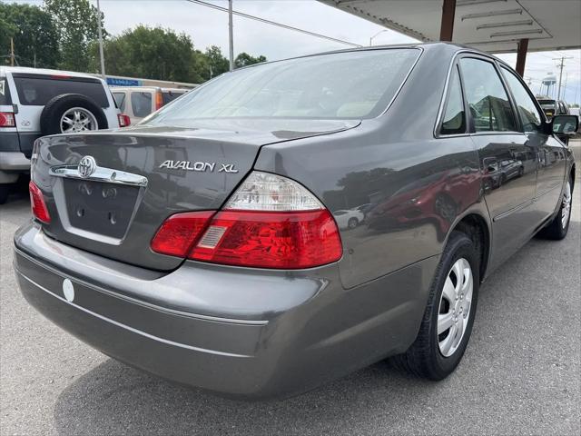 2004 Toyota Avalon XL