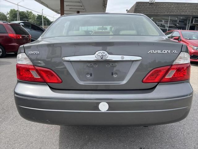 2004 Toyota Avalon XL