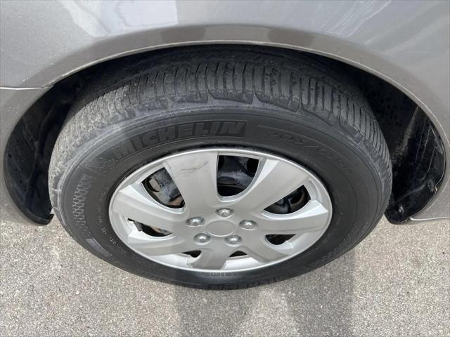 2004 Toyota Avalon XL