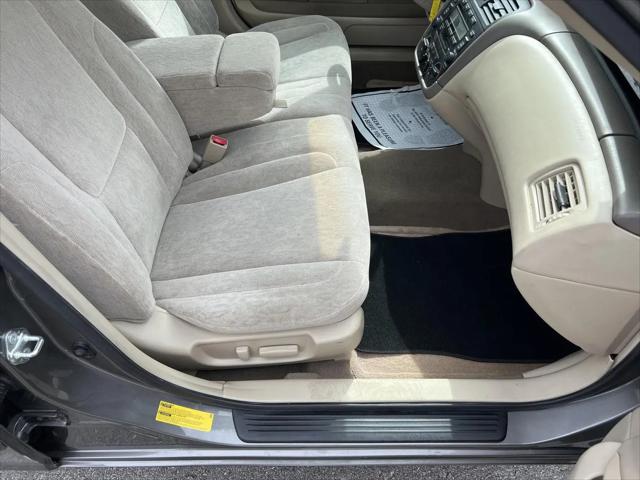 2004 Toyota Avalon XL