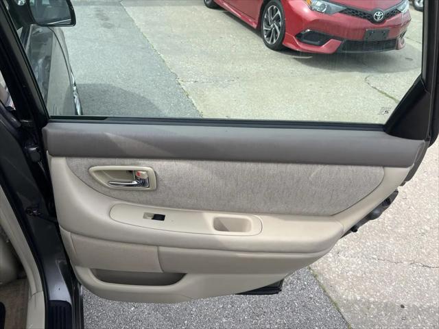 2004 Toyota Avalon XL