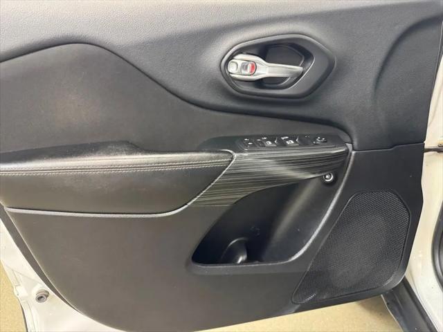 2016 Jeep Cherokee Altitude