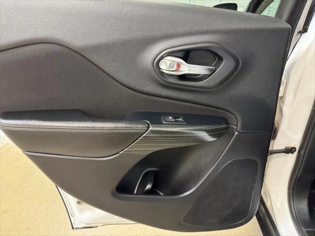 2016 Jeep Cherokee Altitude