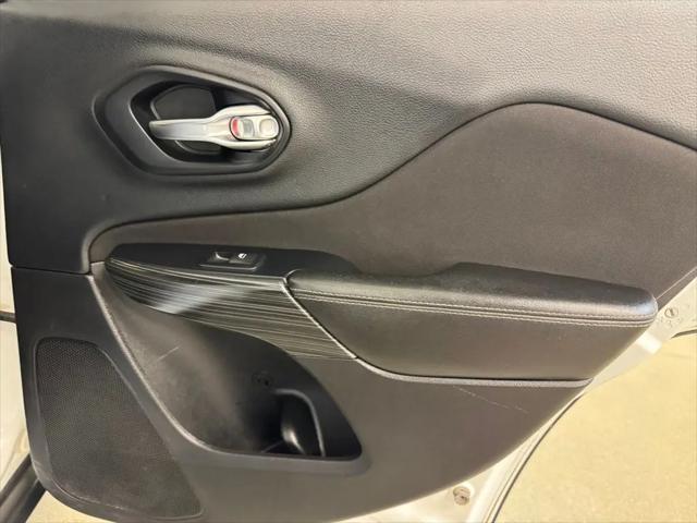 2016 Jeep Cherokee Altitude
