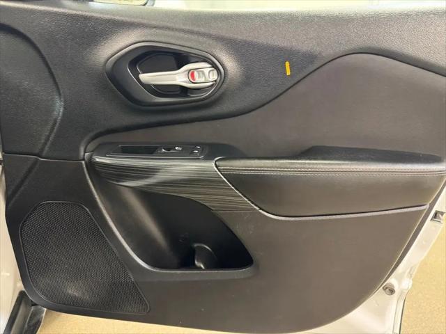 2016 Jeep Cherokee Altitude