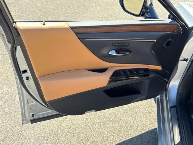 2023 Lexus ES 300h ES 300h