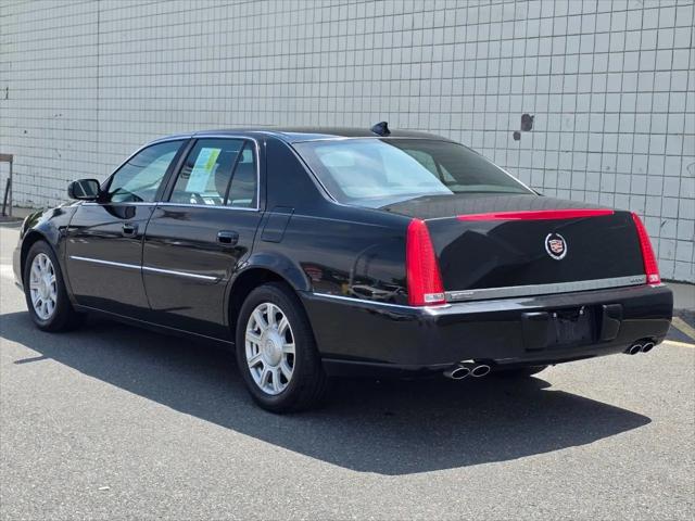 2011 Cadillac DTS Standard