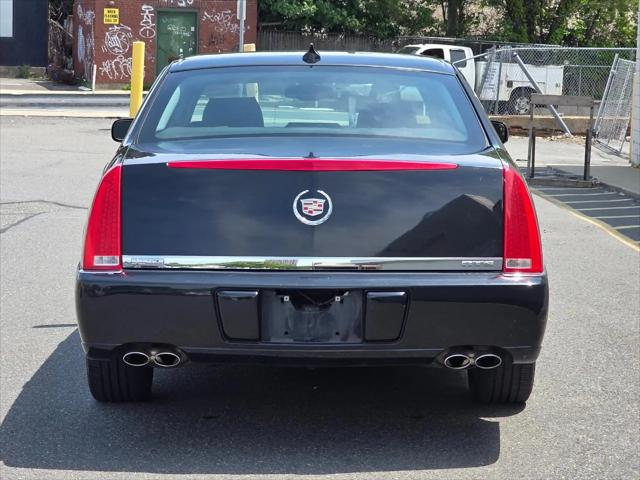 2011 Cadillac DTS Standard
