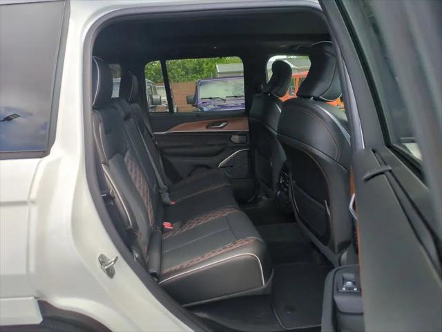 2026 Jeep Grand Cherokee Summit 4x4