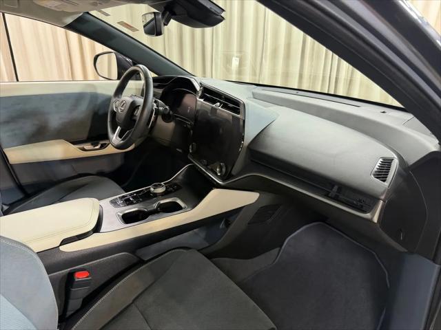 2023 Lexus RZ 450e Luxury
