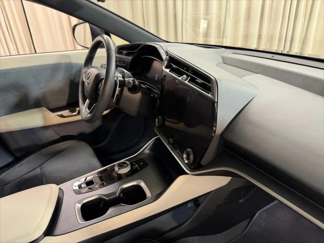 2023 Lexus RZ 450e Luxury