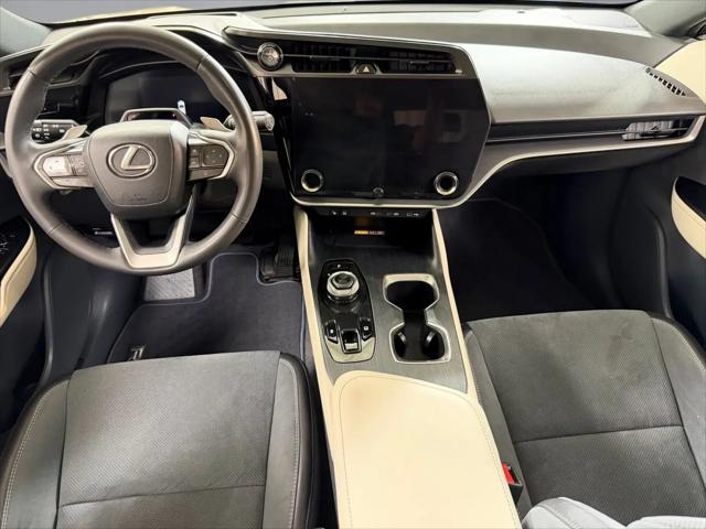 2023 Lexus RZ 450e Luxury