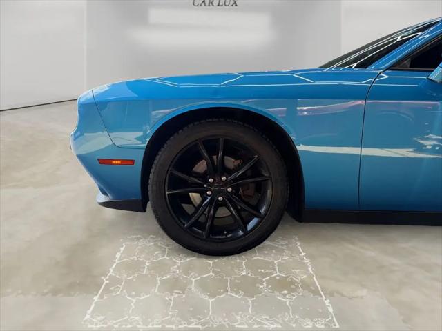 2016 Dodge Challenger SXT Plus