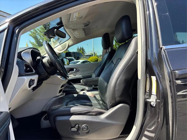 2021 Chrysler Pacifica Touring L