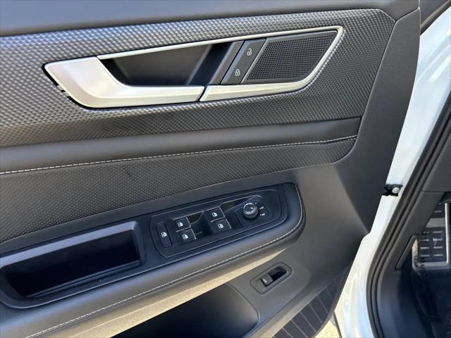 2026 Volkswagen Atlas Cross Sport SEL R-Line Black