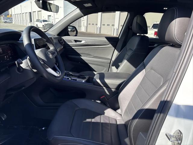 2026 Volkswagen Atlas Cross Sport SEL R-Line Black