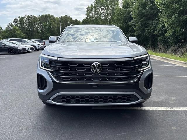 2026 Volkswagen Atlas Cross Sport SE with Technology