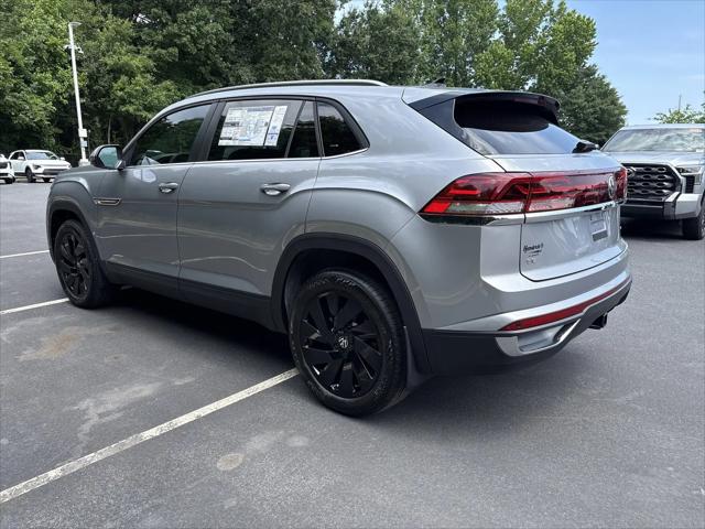 2026 Volkswagen Atlas Cross Sport SE with Technology