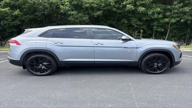 2026 Volkswagen Atlas Cross Sport SE with Technology