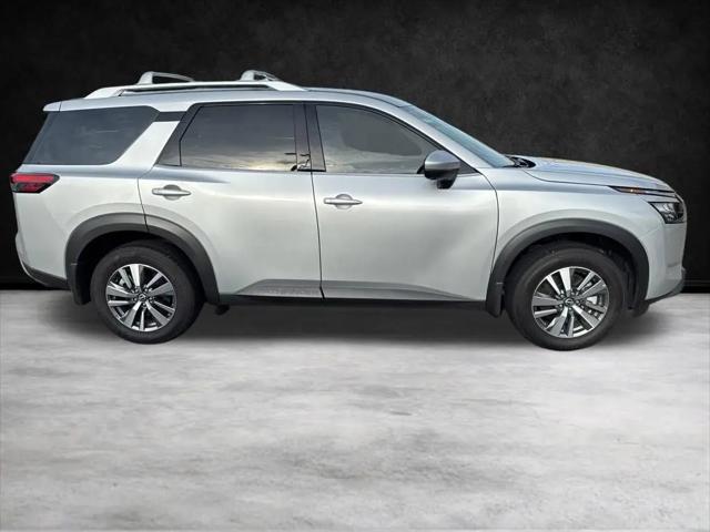2025 Nissan Pathfinder SL FWD