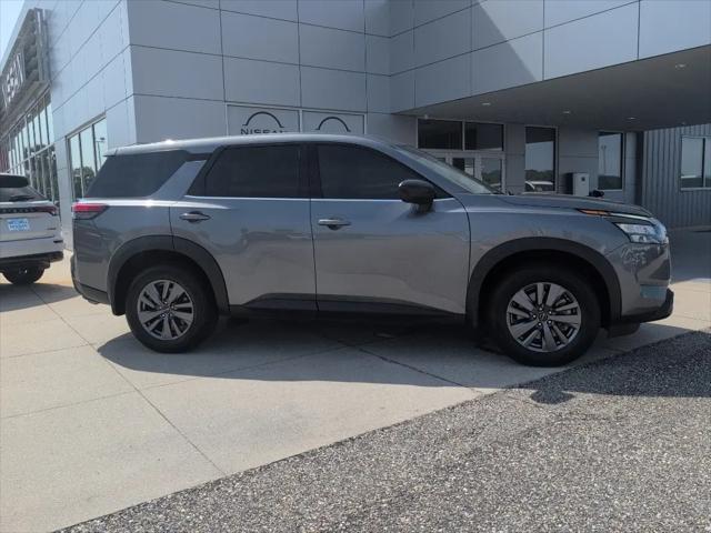 2025 Nissan Pathfinder S FWD