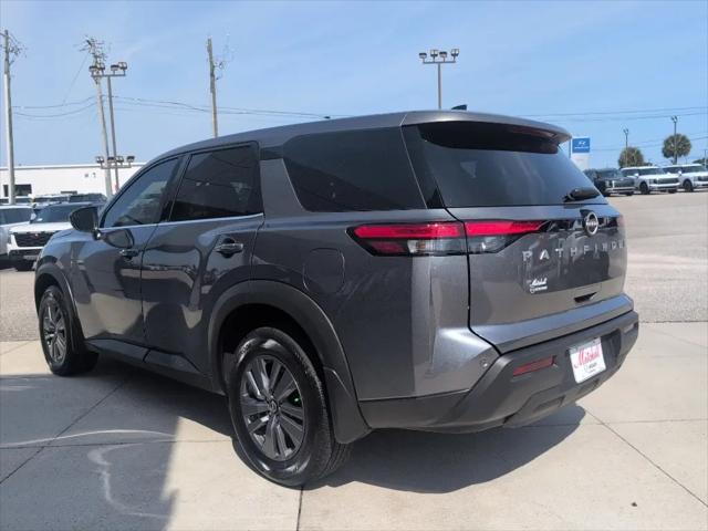 2025 Nissan Pathfinder S FWD