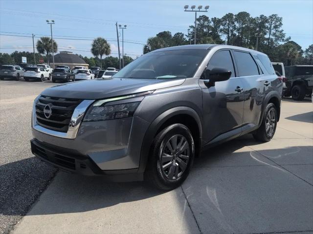 2025 Nissan Pathfinder S FWD