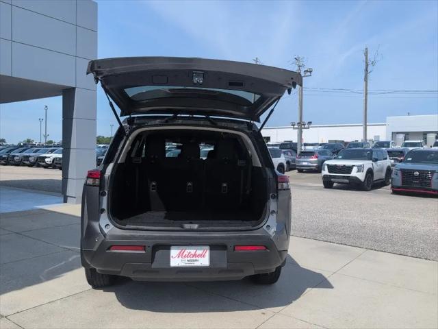 2025 Nissan Pathfinder S FWD