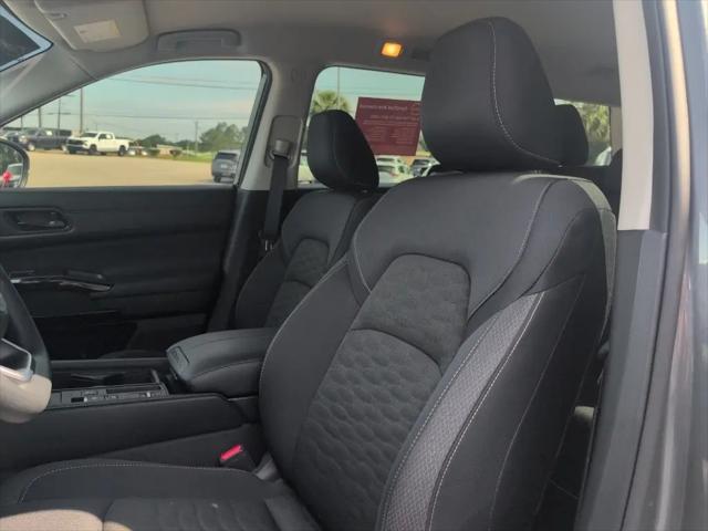 2025 Nissan Pathfinder S FWD