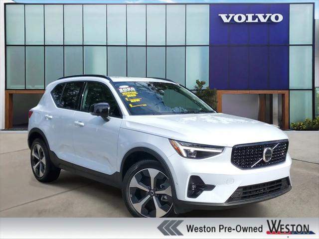 2026 Volvo XC40 Plus, B5 AWD Gas (mild hybrid), Dark for sale in Davie, FL