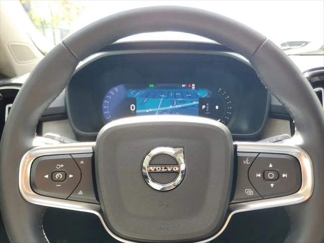 2026 Volvo XC40 Plus, B5 AWD Gas (mild hybrid), Dark