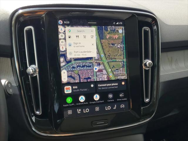 2026 Volvo XC40 Plus, B5 AWD Gas (mild hybrid), Dark