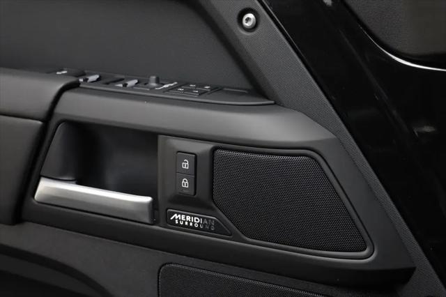 2026 Land Rover Defender P500 X-Dynamic SE