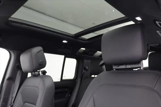 2026 Land Rover Defender P500 X-Dynamic SE