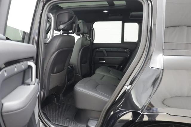 2026 Land Rover Defender P500 X-Dynamic SE