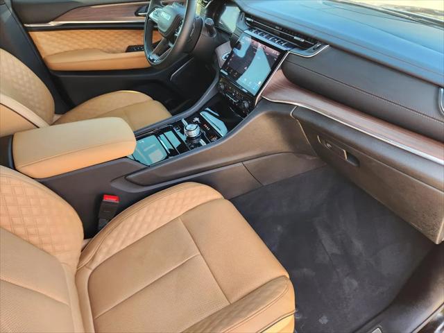 2025 Jeep Grand Cherokee L Summit 4x4