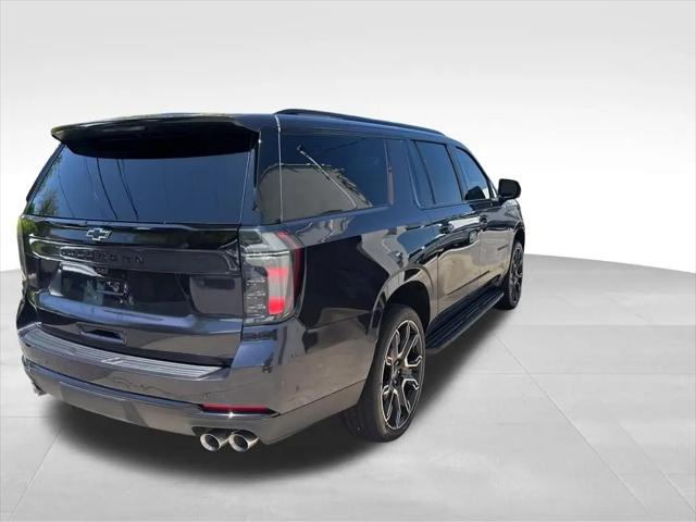 2025 Chevrolet Suburban 4WD RST