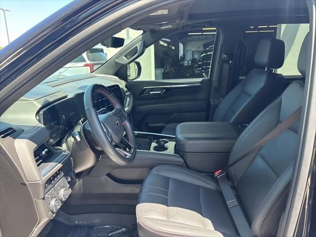 2025 Chevrolet Suburban 4WD RST