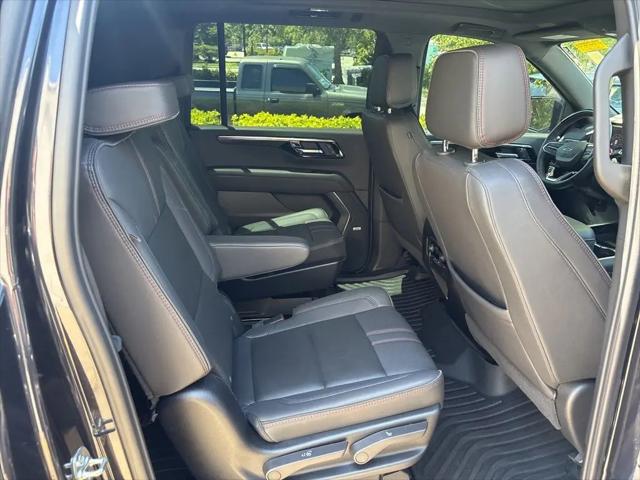 2025 Chevrolet Suburban 4WD RST