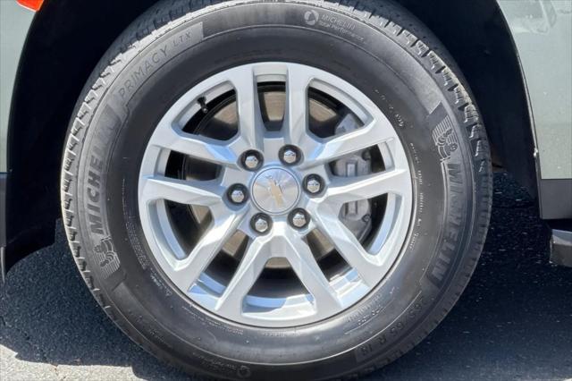 2023 Chevrolet Suburban 4WD LT