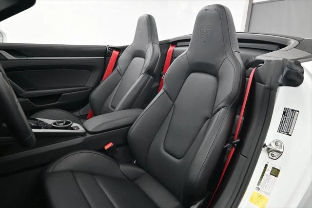 2025 Porsche 911 Carrera Cabriolet