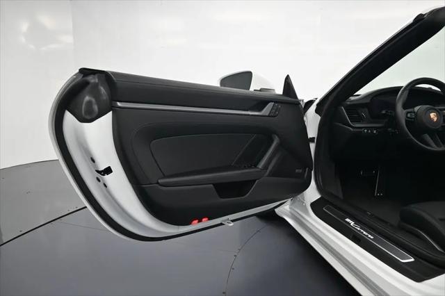 2025 Porsche 911 Carrera Cabriolet