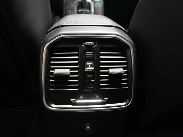 2019 Porsche Macan Macan