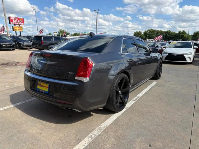 2018 Chrysler 300 Touring