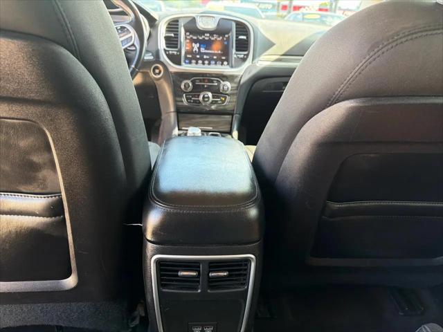 2018 Chrysler 300 Touring
