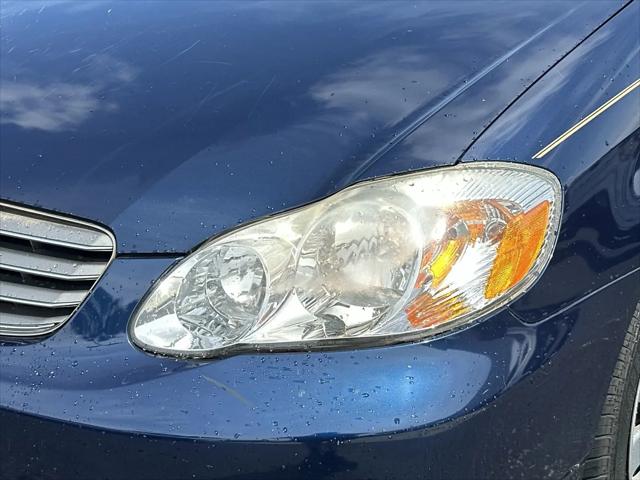 2004 Toyota Corolla LE