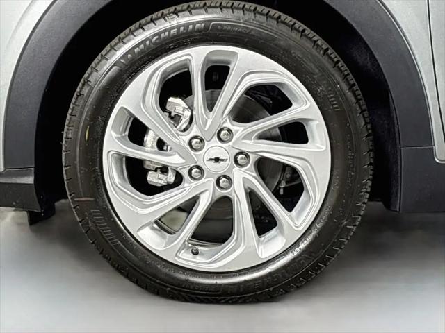 2027 Chevrolet Bolt LT FWD
